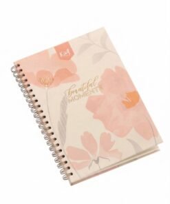 Cuaderno 80 hojas líneas con sticker Pasta dura marca Kiut